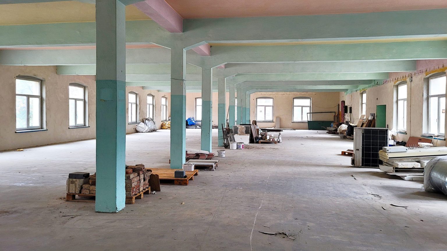 691m² na wynajem w centrum miasta image 3